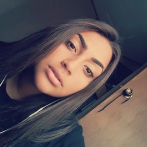 Meet your Posher, Roxanna